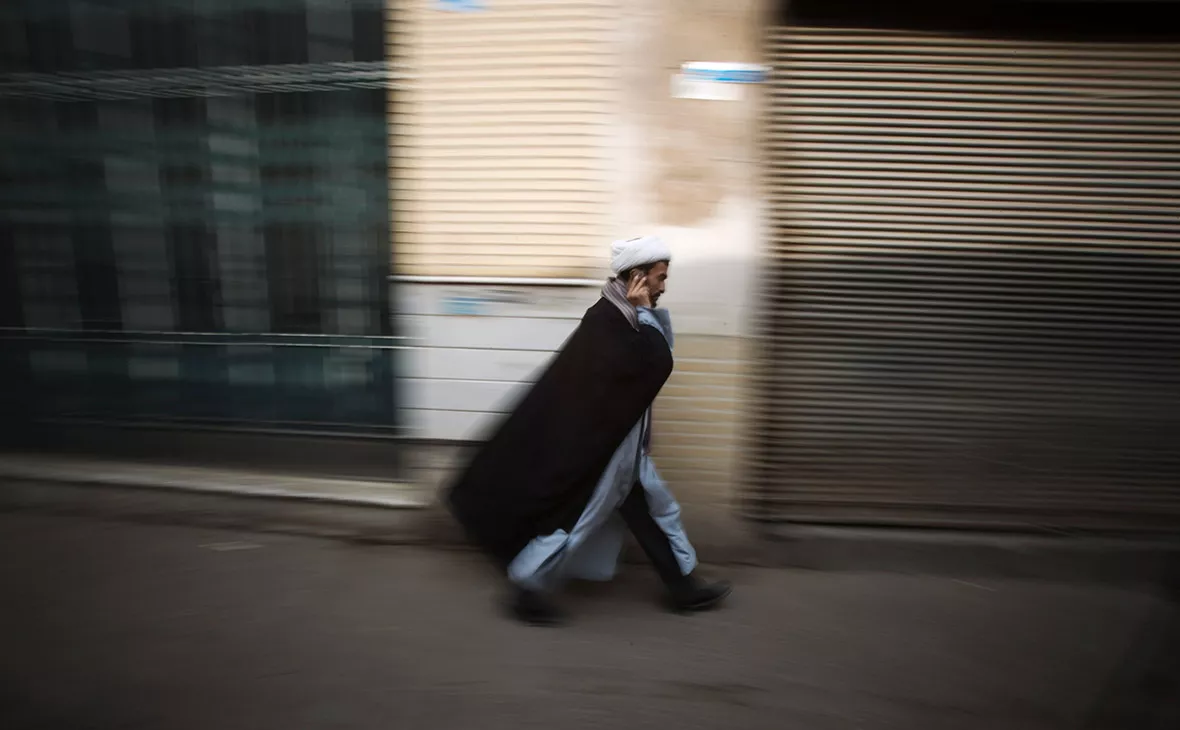 Morteza Nikoubazl / Reuters