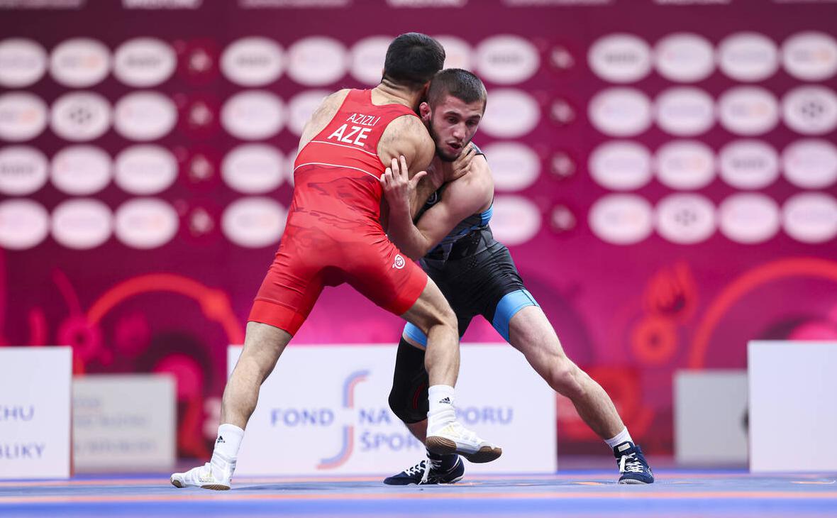 Эмин Сефершаев (справа)