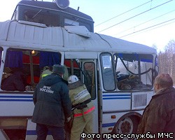 Водитель автобуса не пропустил локомотив: погибли 6 человек