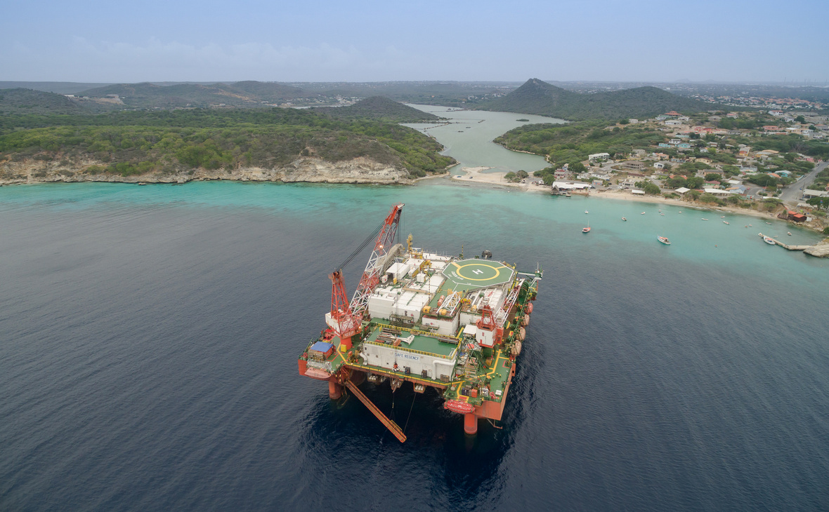 Нефтедобывающая платформа в Карибском море