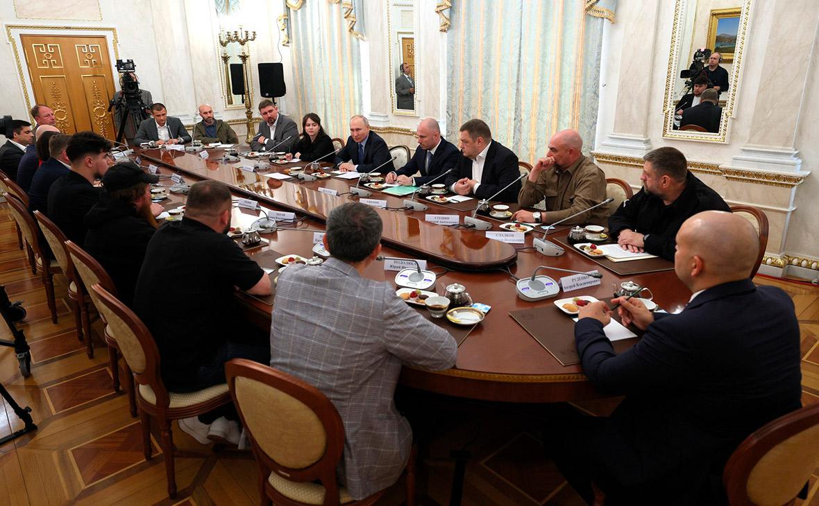 Владимир Путин на встрече с военкорами