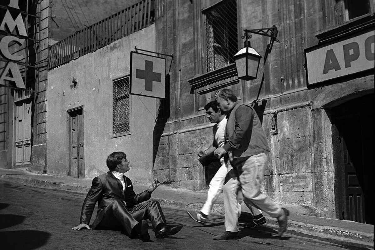 Кадр из кинофильма «Бриллиантовая рука» (1968)