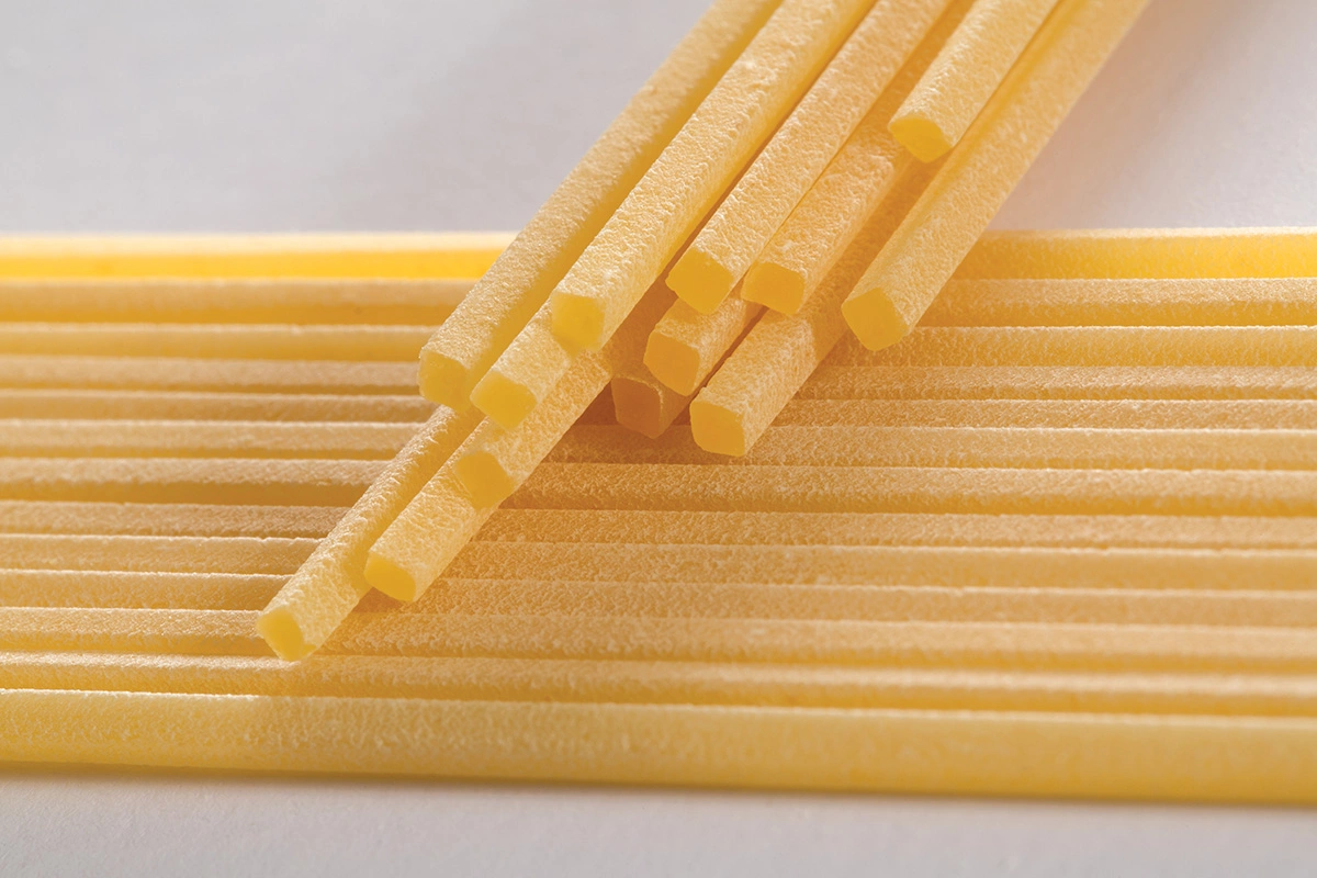 Отличительная черта этих макарон — пористая структура