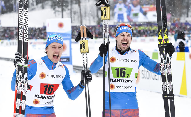 Победители командного спринта на чемпионате мира в Лахти Никита Крюков и Сергей Устюгов (слева направо)