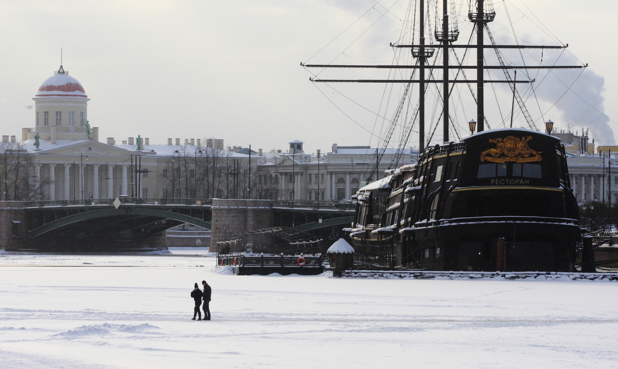 &laquo;Летучий голландец&raquo; на Мытнинской набережной