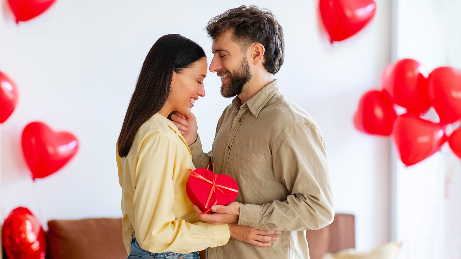 Какую сумму россияне готовы потратить на подарок к 14 Февраля. Опрос