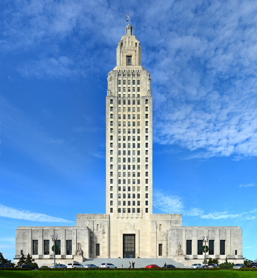 Капитолий штата Луизиана, место нахождения законодательной и исполнительной власти региона, шедевр ар-деко