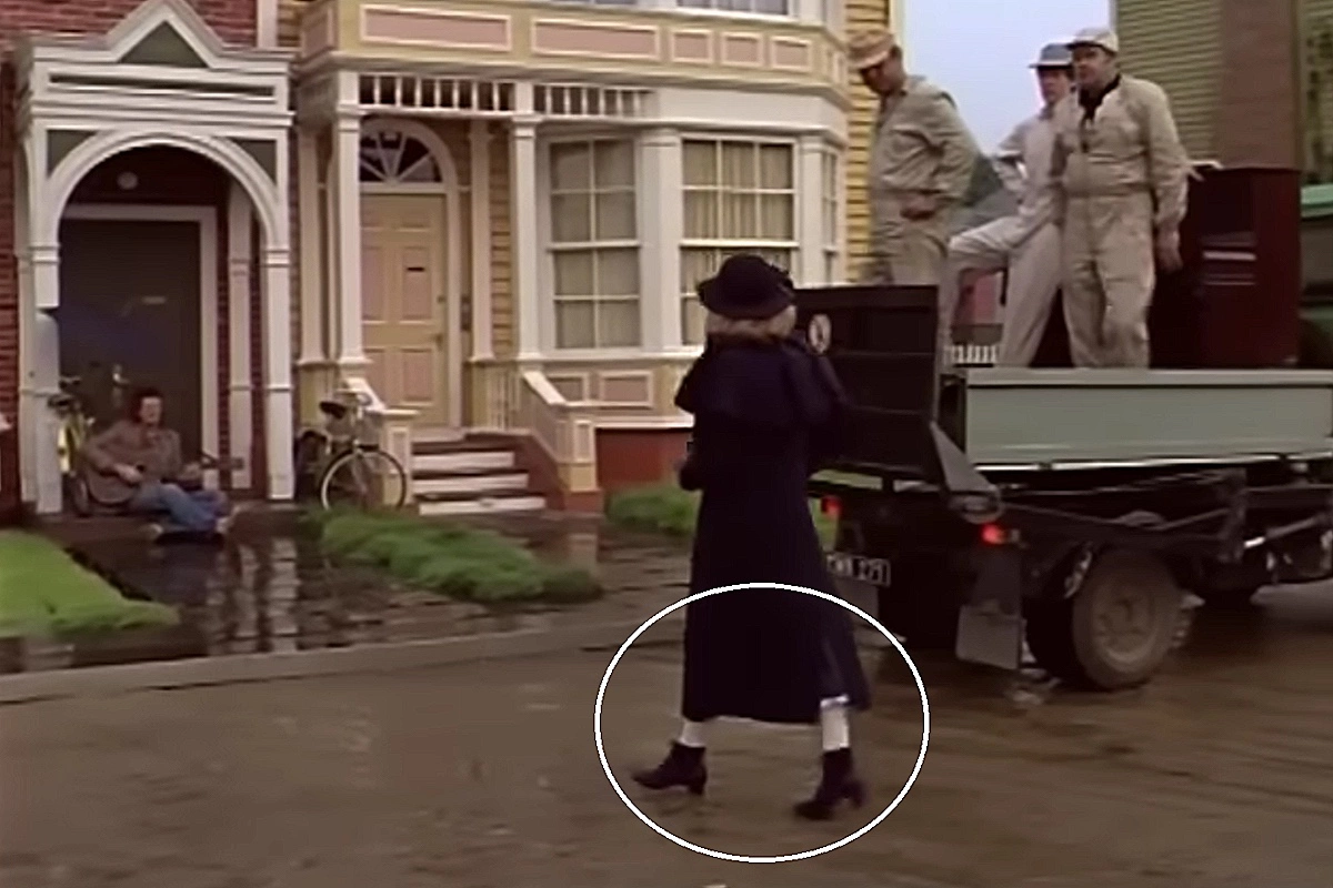 Кадр из фильма «Мэри Поппинс, до свидания» (1983), режиссер Леонид Квинихидзе