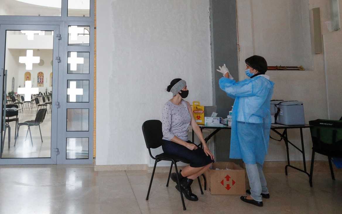 На Украине открылись пункты вакцинации от COVID-19 в храмах