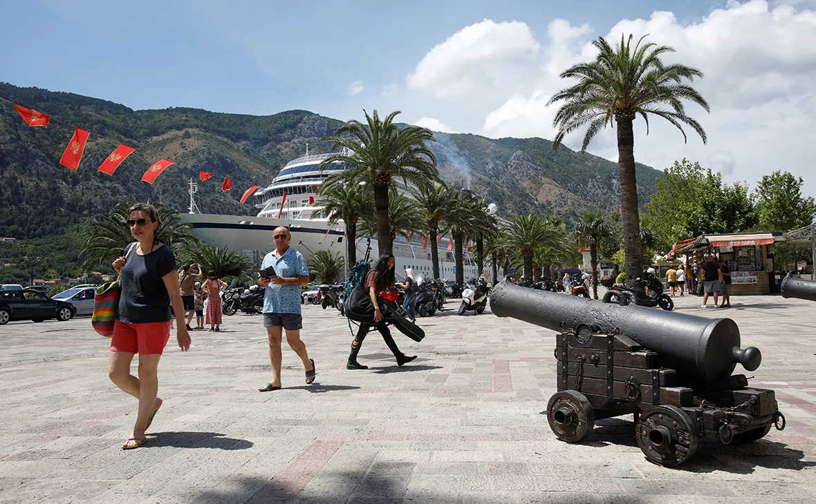 Stevo Vasiljevic / Reuters