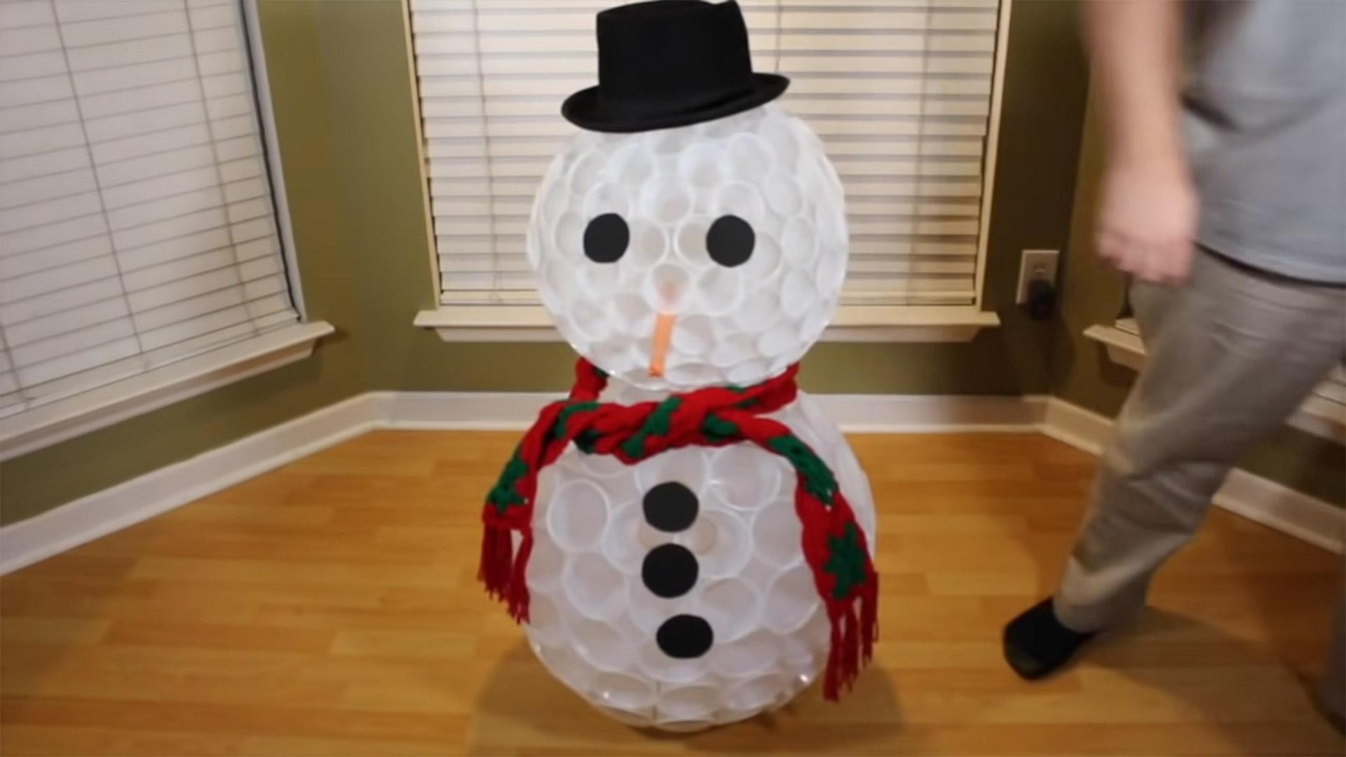 Материнство -> Как сделать шляпу Снеговика?