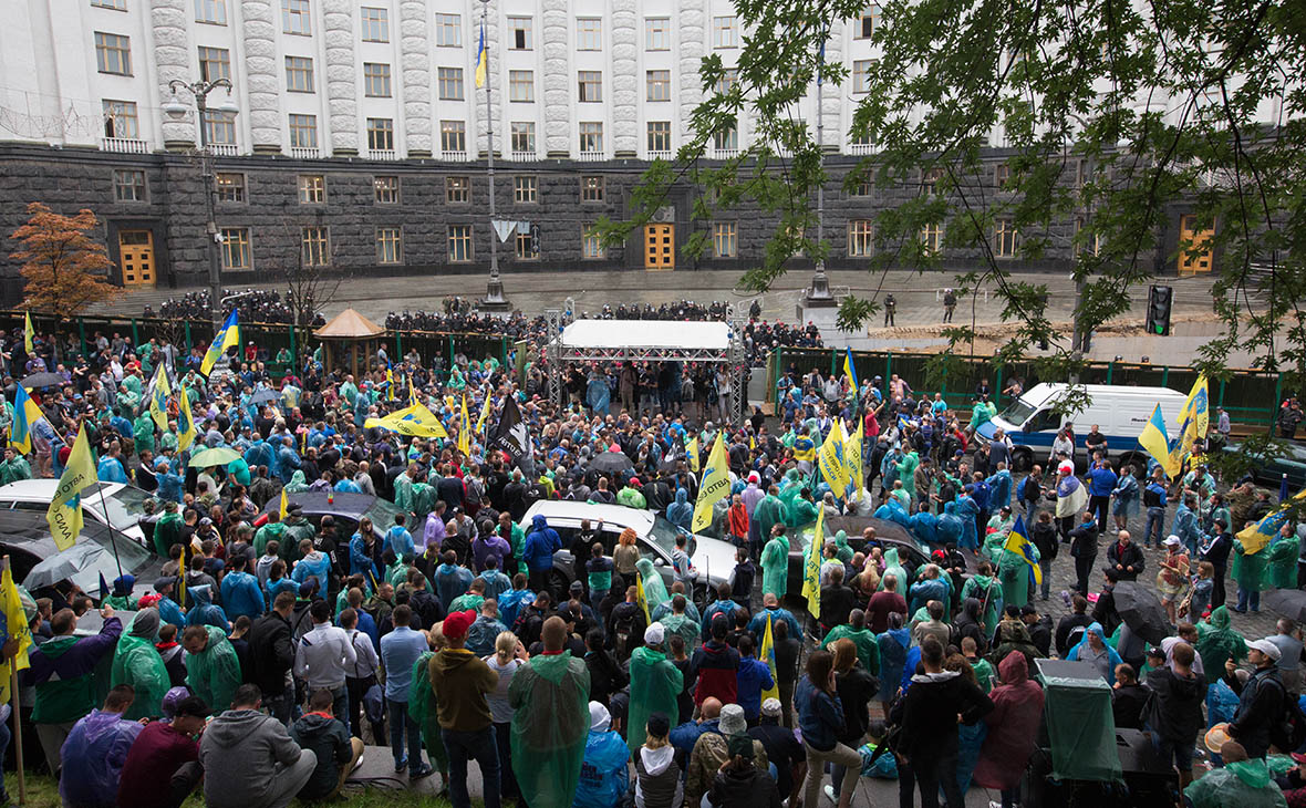 Акция протеста владельцев авто с&nbsp;иностранными&nbsp;номерами&nbsp;в Киеве



