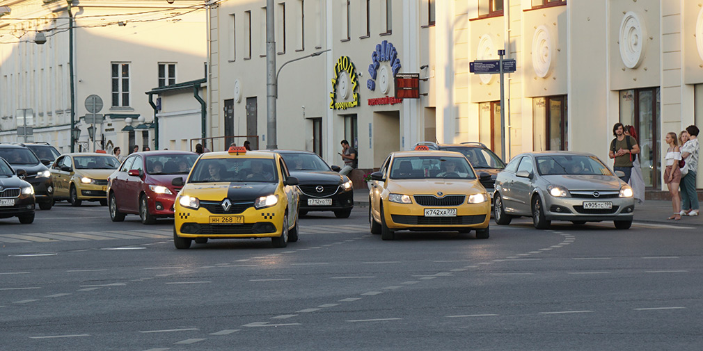 Власти: таксисты стали реже нарушать правила перевозки пассажиров