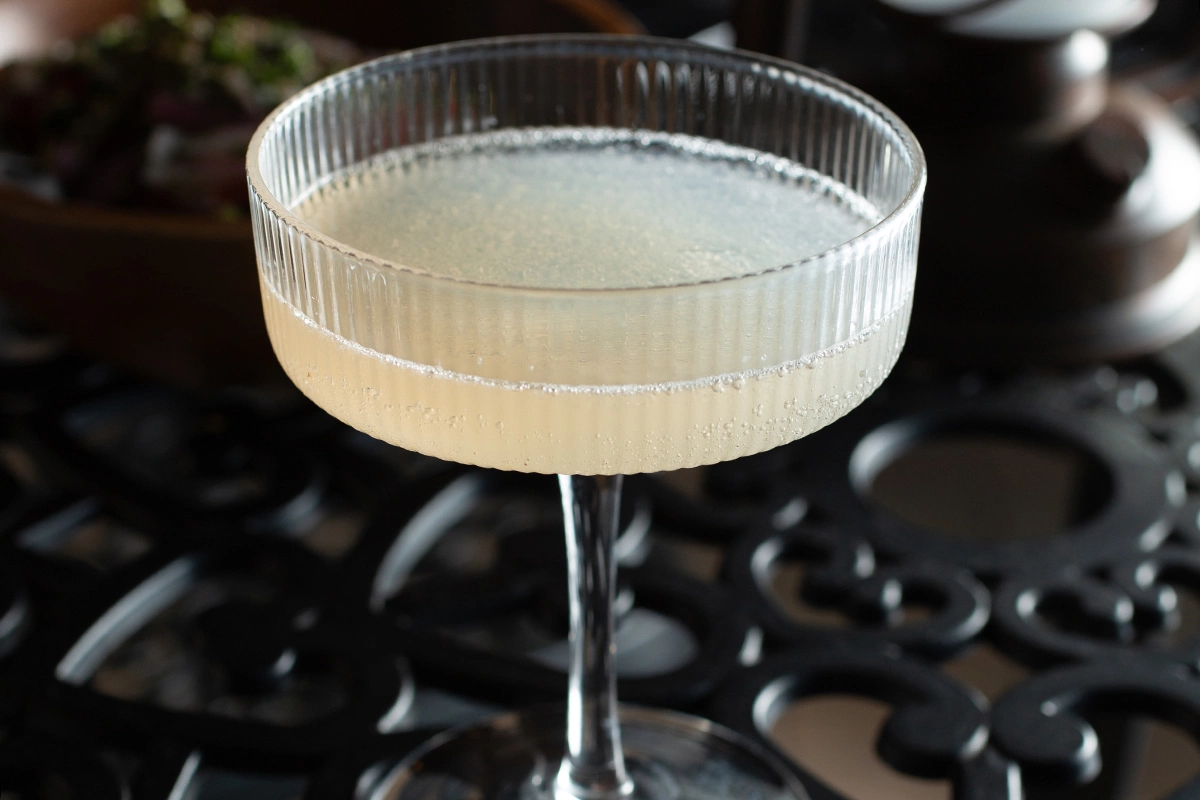 Грязный мартини на джине