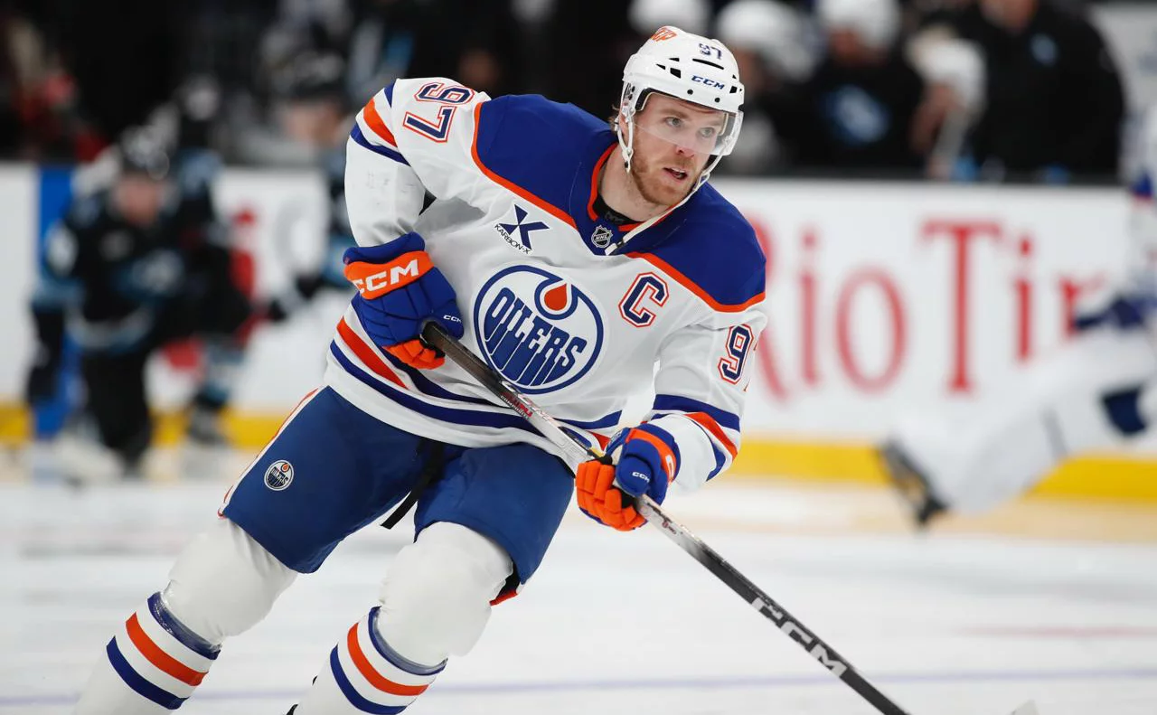 Chris Gardner / Getty Images