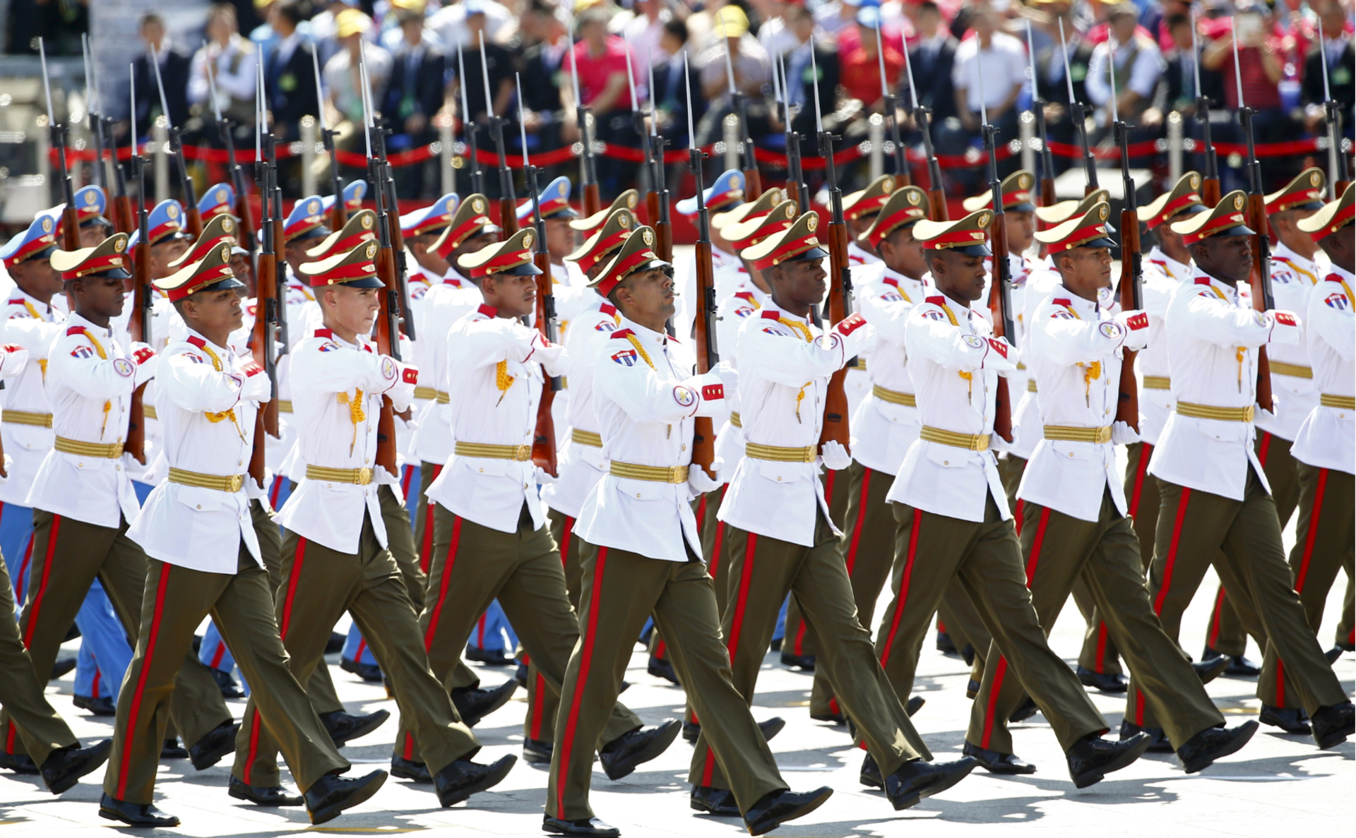 Кубинские военные. Кубинская Военная форма. Армия Кубы парад. Кубинские вооруженные силы. Кубинский военный парад.