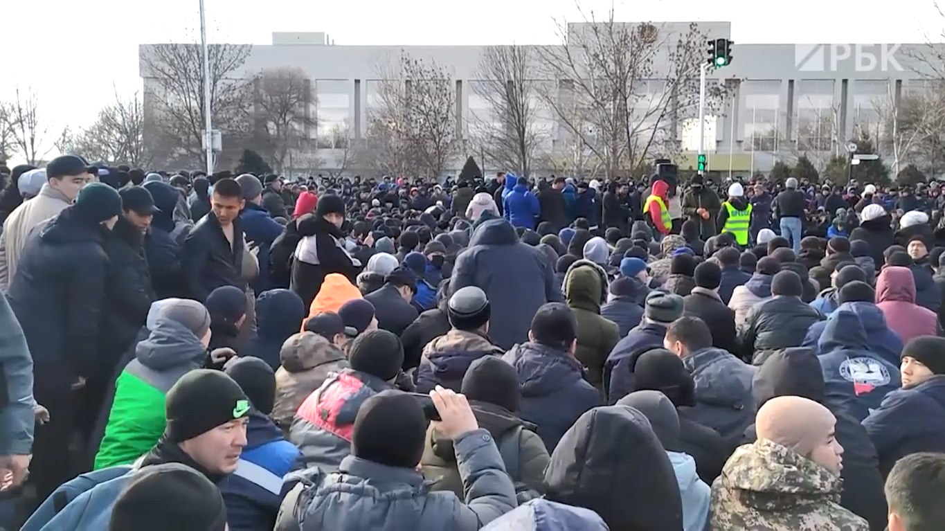 Протесты и чрезвычайное положение в Казахстане. Главное"/>













