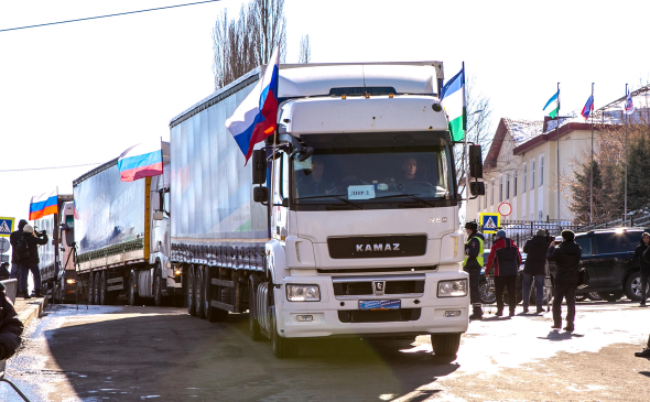 Отправка второй гуманитарной&nbsp;колонны в составе шести грузовых автомобилей из Уфы 18 марта&nbsp;