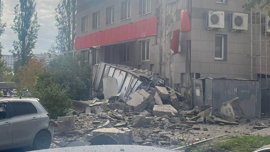 В Белгороде после обстрела ВСУ получила повреждения многоэтажка