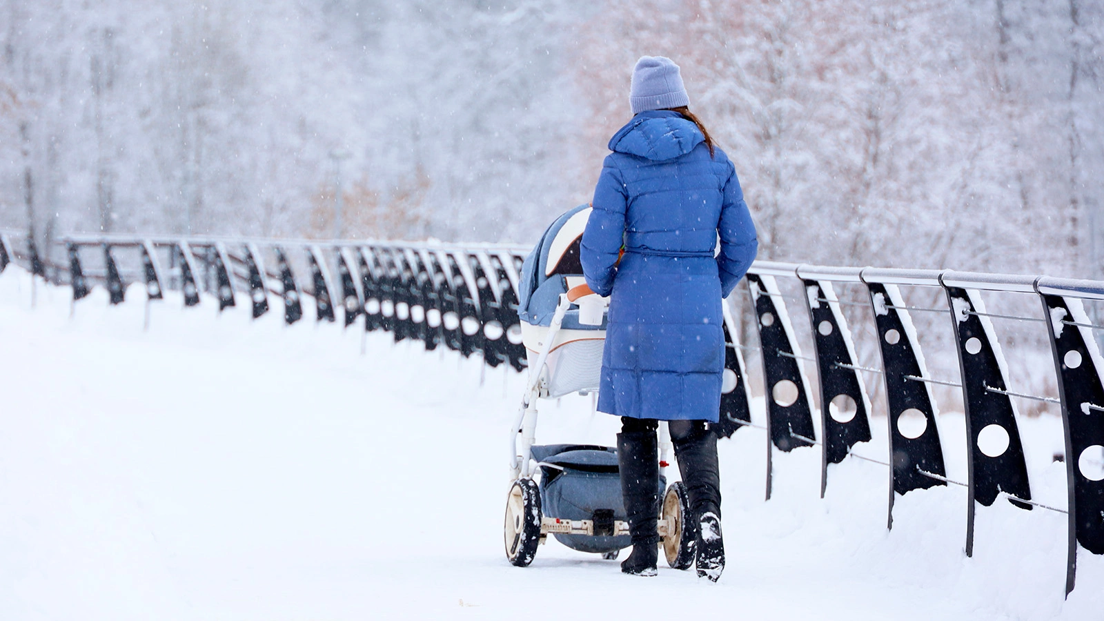 Отпуск по уходу за ребенком будут учитывать в стаже. Главное о новшестве