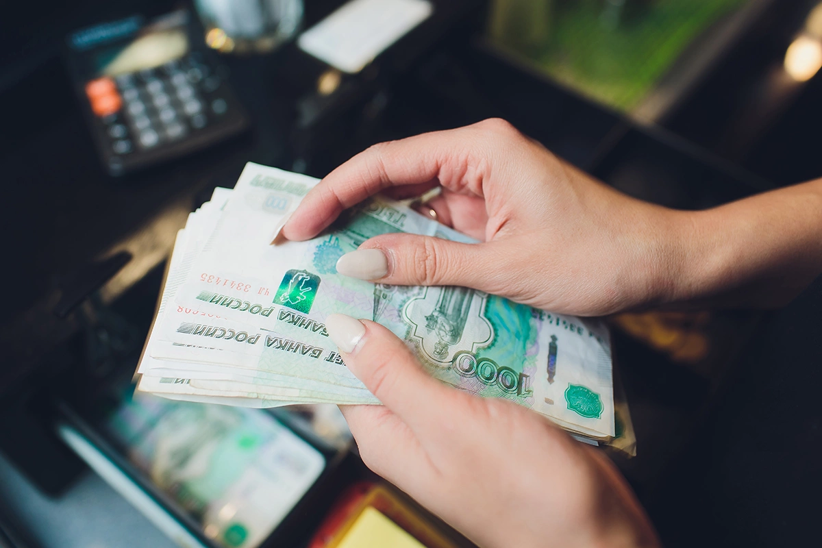 В Госдуме призвали ввести периодическую базовую выплату всем родителям