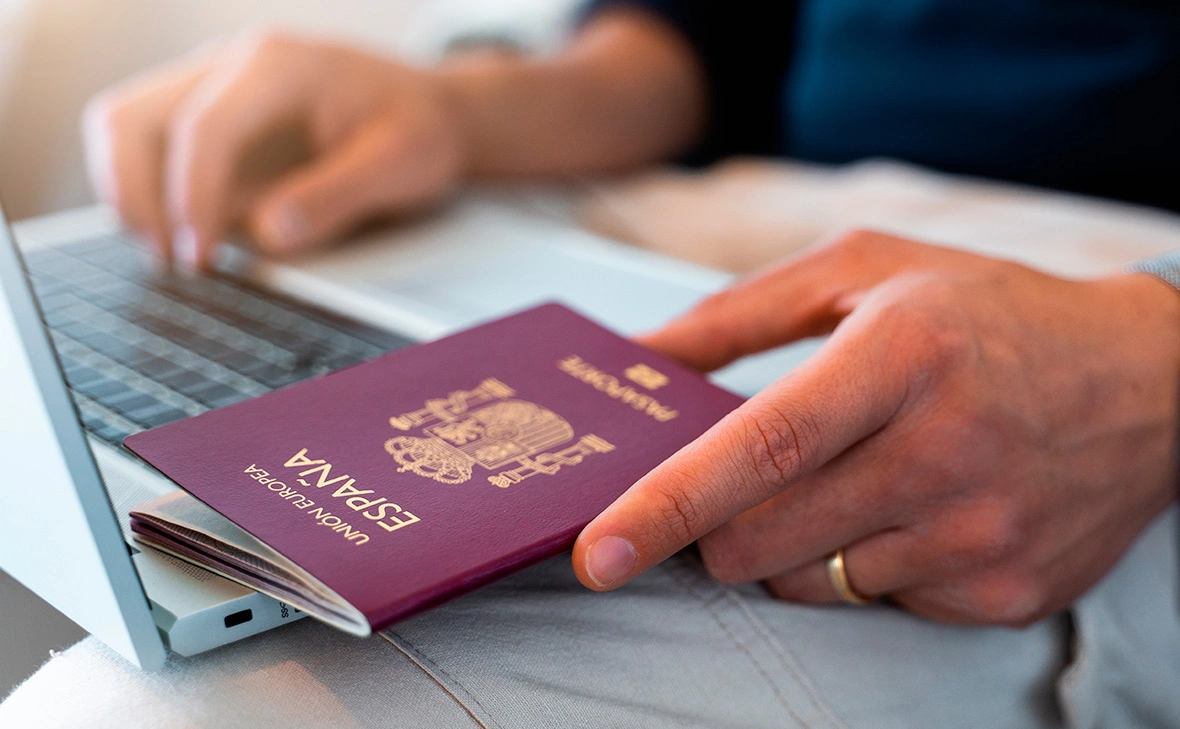 Pintau Studio / Fotodom / Shutterstock