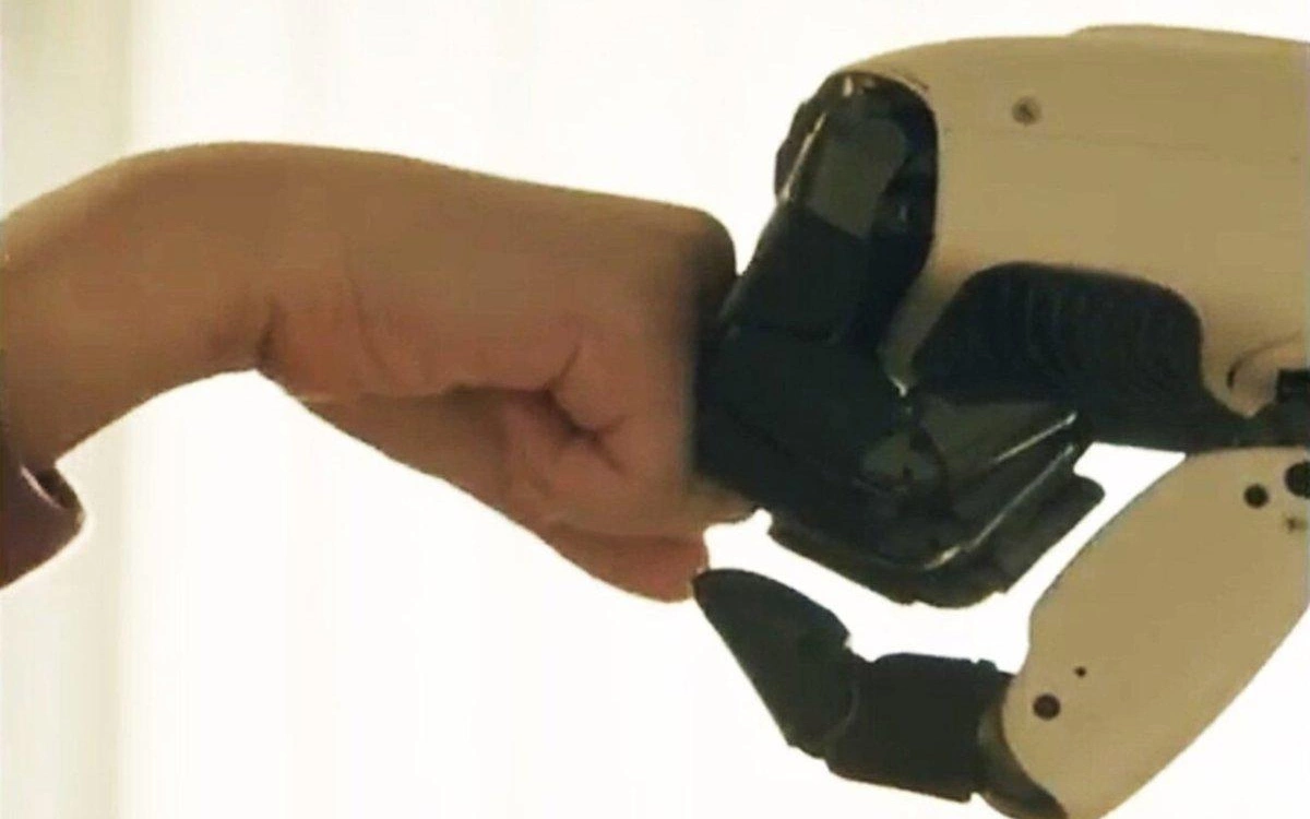 Домашний робот LG CLOiD