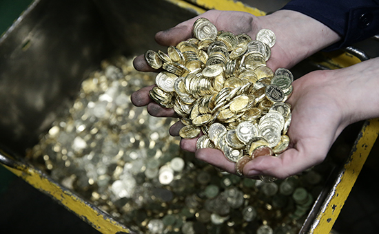 Десятирублевые монеты, произведенные Санкт-Петербургским монетным двором «Гознака»