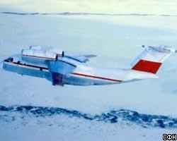 На помощь полярникам спешит самолет со спасателями
