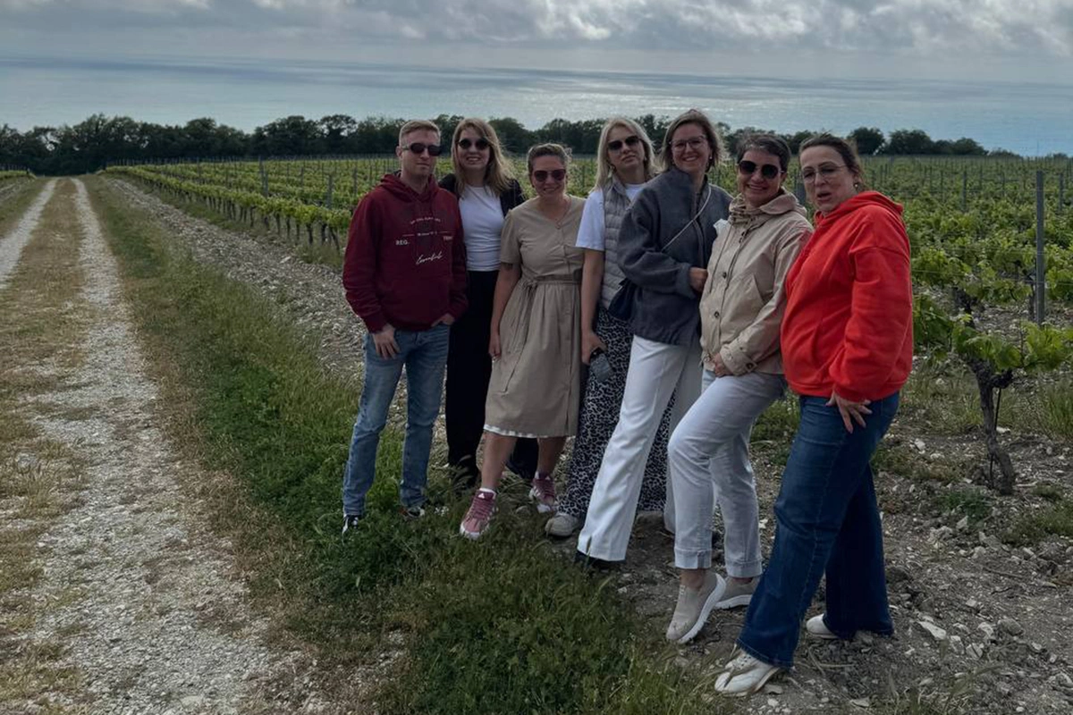 В день реально посещать не более двух виноделен, среднее время 3-3,5 часа, но есть небольшие и душевные проекты, в которых хочется задержать и на весь день