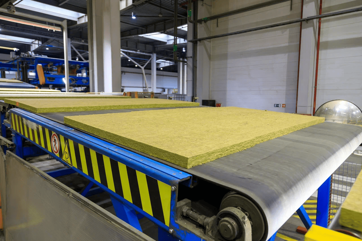 За время работы &laquo;Завод Техно&raquo; произвел 17 млн куб. м продукции, что можно сравнить с площадью 320 тыс. футбольных полей. На предприятии трудятся 233 человека.