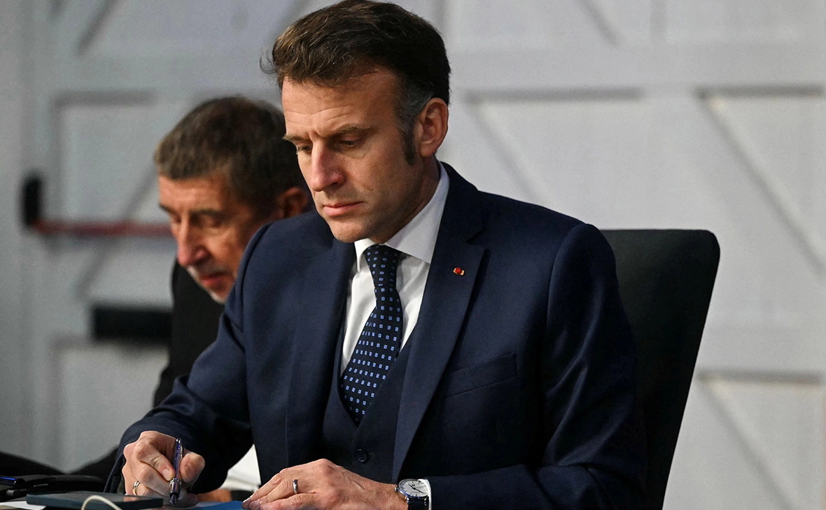 Nicolas Tucat / Reuters