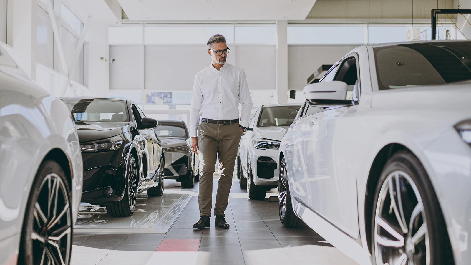 В какой срок необходимо поставить машину на учет. Объяснили в МВД