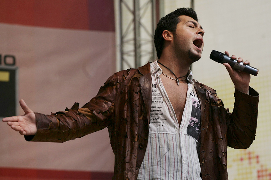 Алексей Чумаков в 11 лет написал песню &laquo;Желтые листья&raquo;, которую затем и исполнил в эфире &laquo;Утренней звезды&raquo;.

На фото&nbsp;&mdash; Чумаков во время выступления