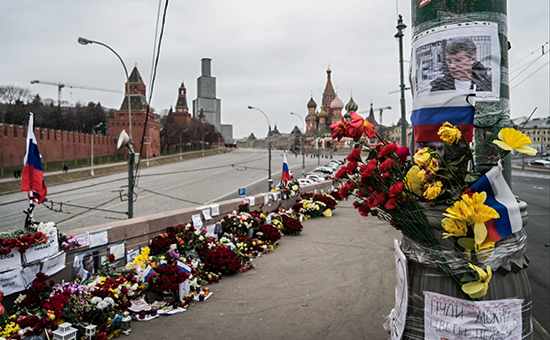 Место убийства Бориса Немцова на Большом Москворецком мосту. Архивное фото
