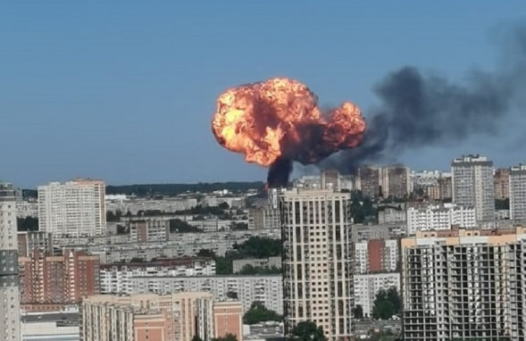 Момент взрыва на АГЗС днем 14 июня в Новосибирске