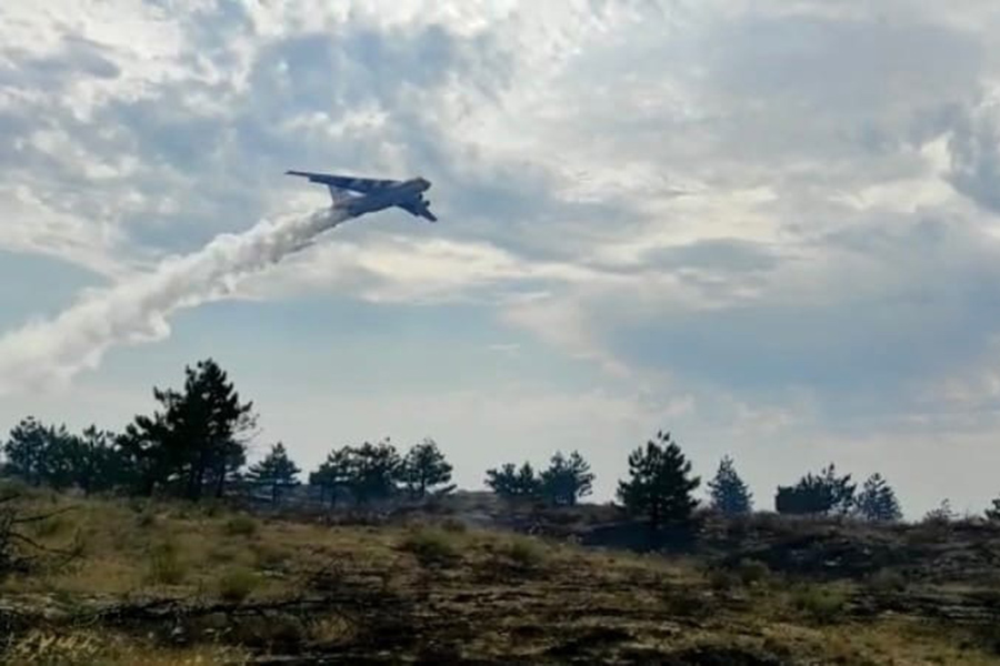 К борьбе с огнем&nbsp;привлечена авиация. Задействованы два самолета Ил-76 и Бе-200, а также два вертолета Ми-8. По последним данным МСЧ, с воздуха сброшено около 275 тонн воды