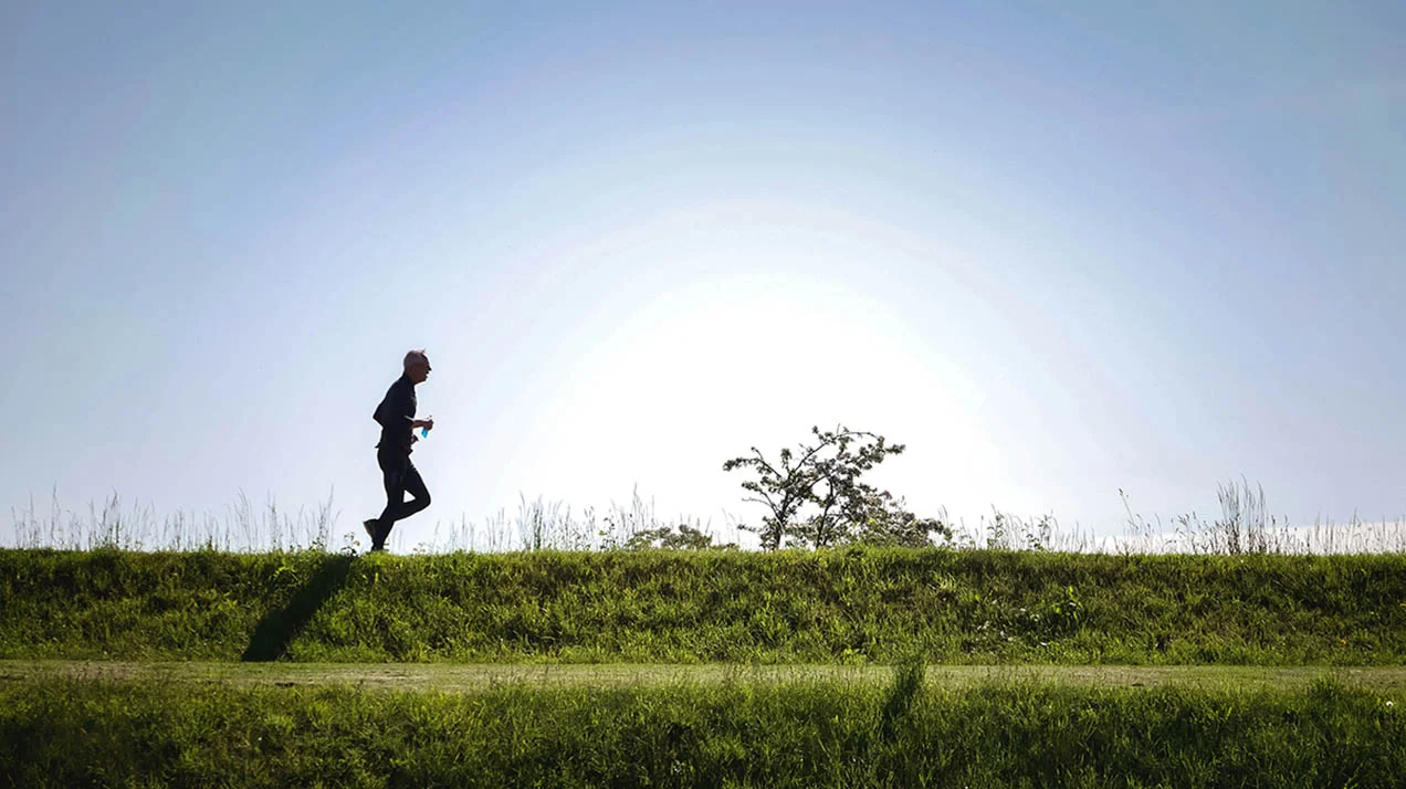 Как заниматься спортом и наслаждаться едой и вином