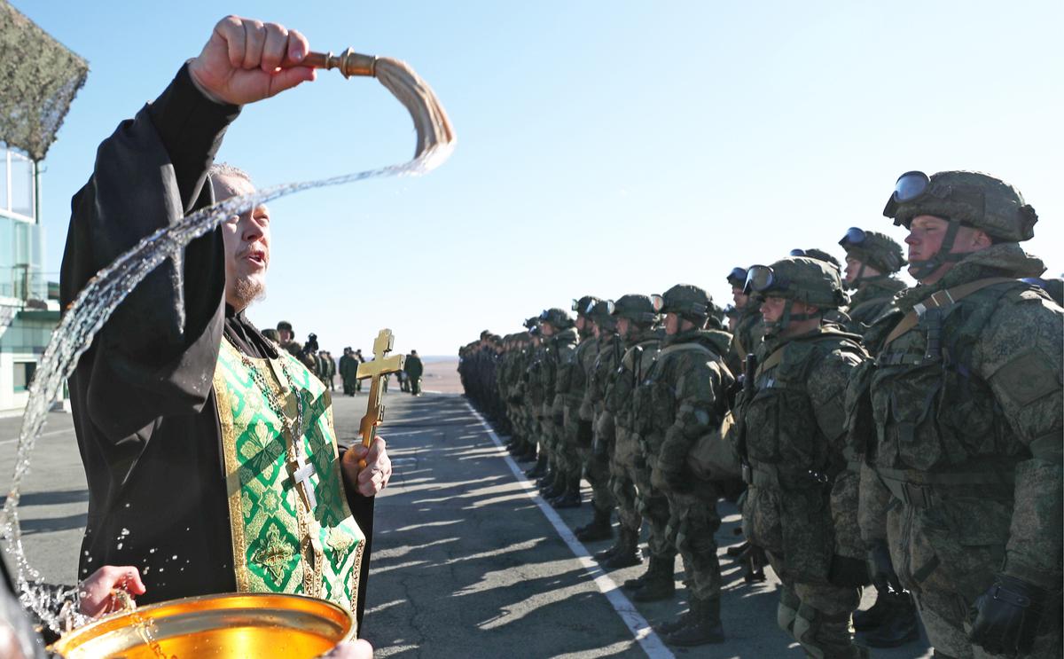В РПЦ заявили о нехватке военных священников в зоне спецоперации