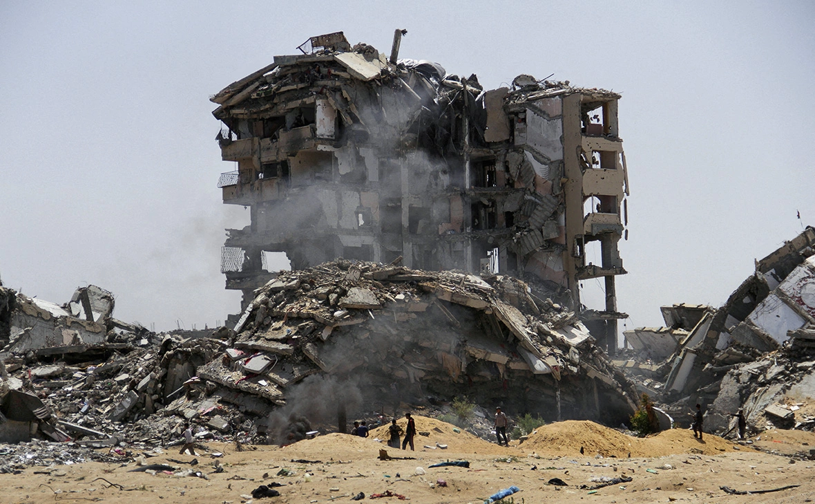 Mahmoud Issa / Reuters