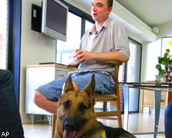 Собака спасла инвалида, вызвав службу "911"
