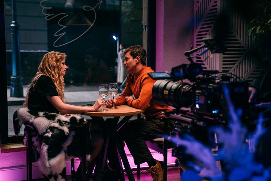 Александра Бортич и Павел Деревянко в сериале &laquo;Первый номер&raquo;, 2025 год