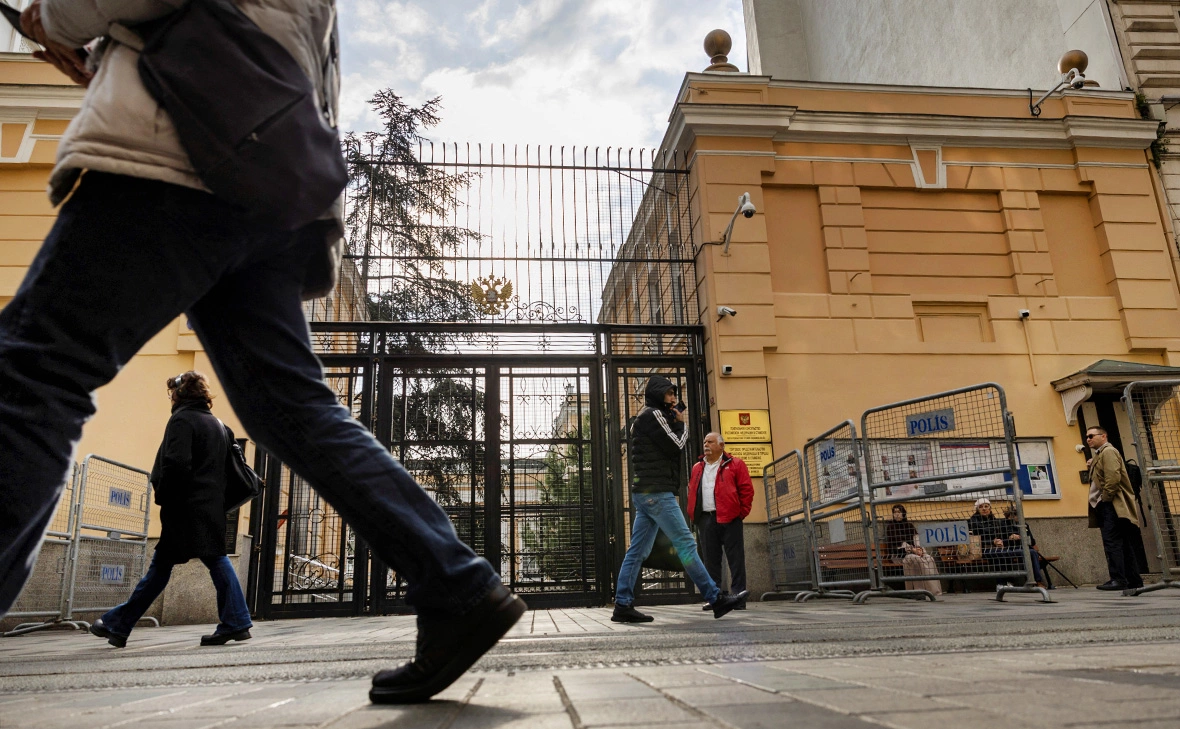 Umit Bektas / Reuters