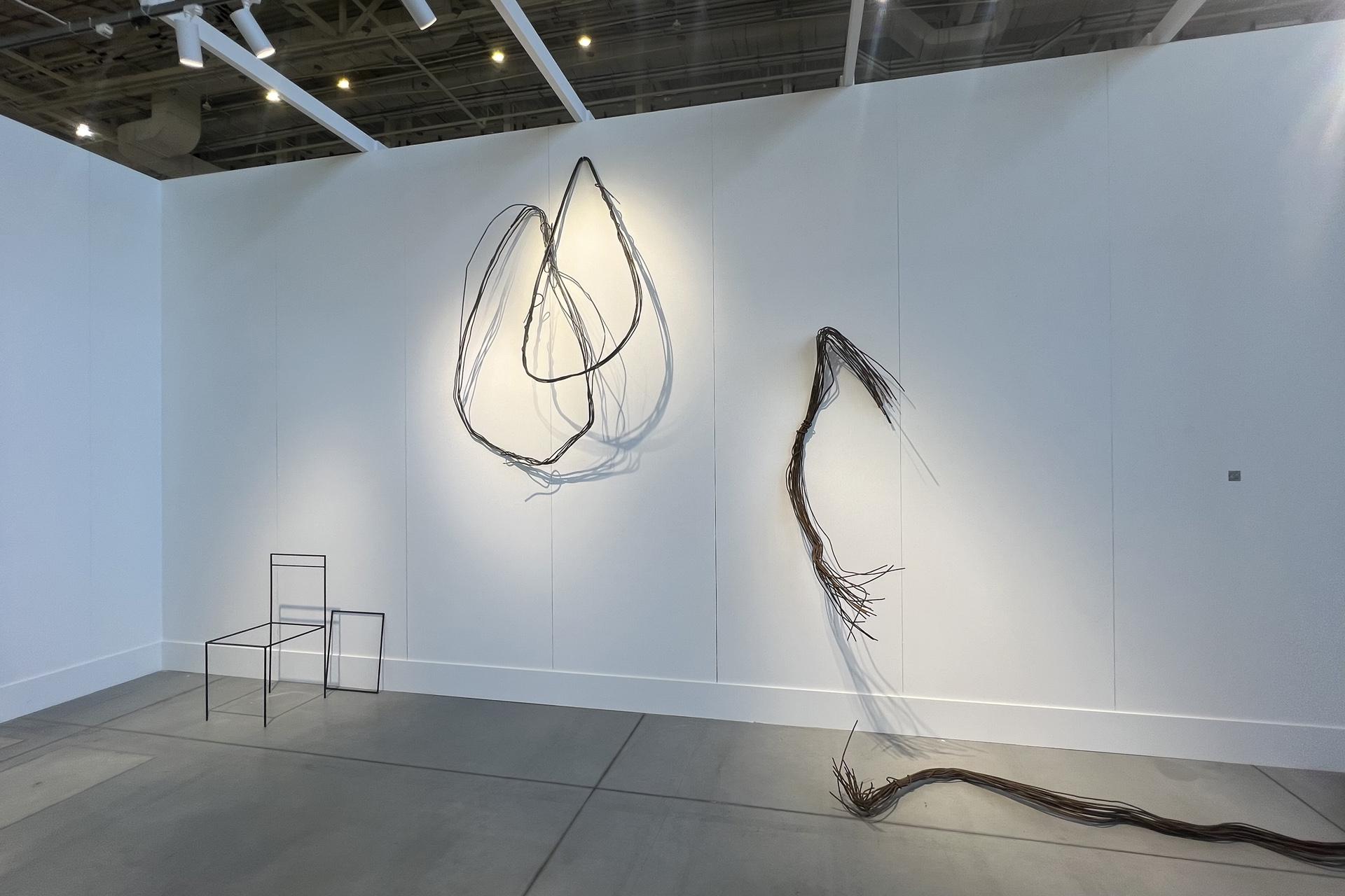 Стенд галереи PA с работами Ани Желудь