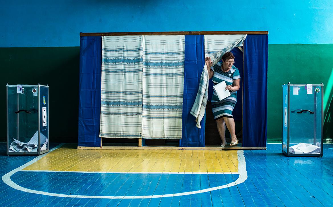 WSJ узнала об обсуждении Киева и Вашингтона графика выборов на Украине