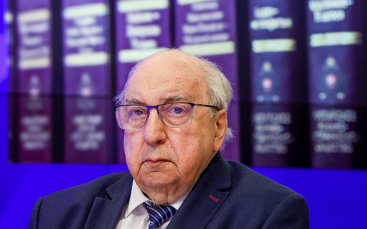 Академик Чубарьян заявил о позитивной оценке нового учебника истории