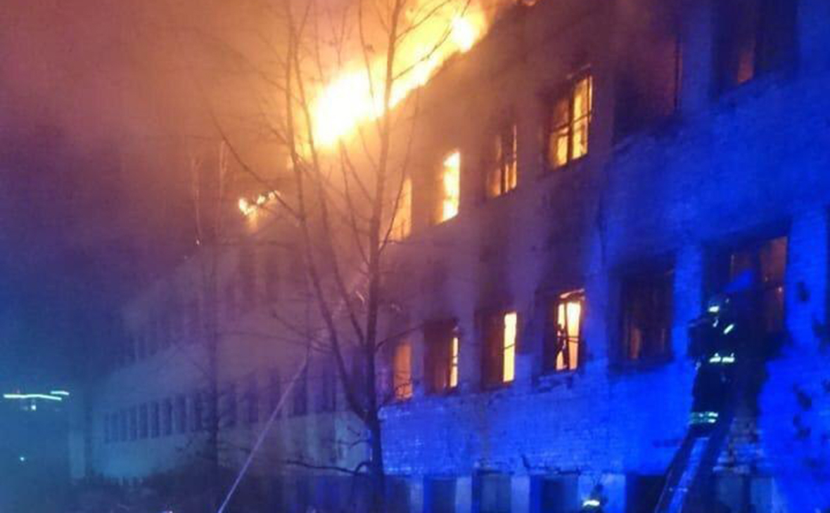 В Москве начался пожар на заводе «Серп и Молот»