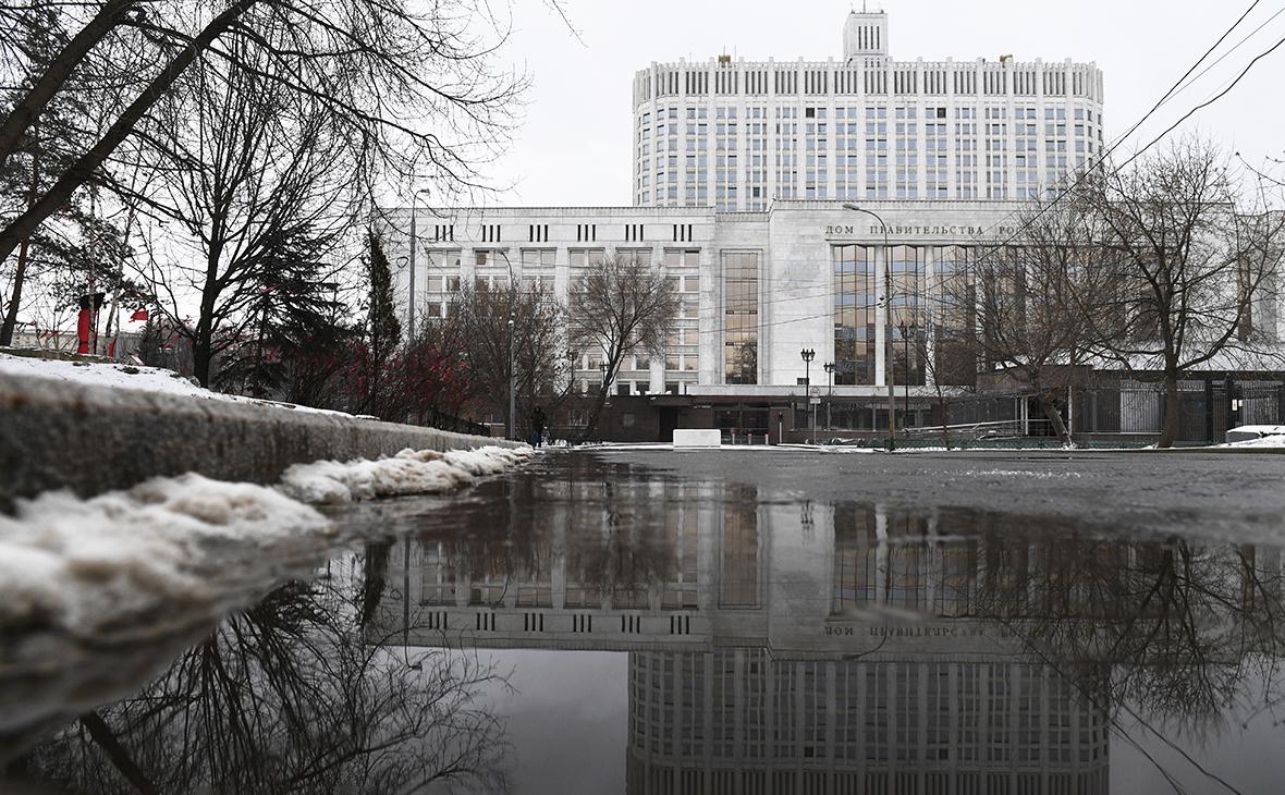 Вид на Дом правительства РФ