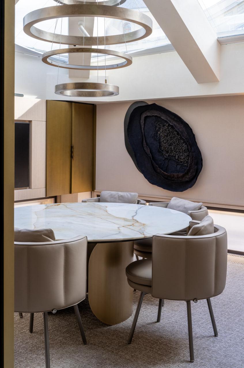 Выставка «Возвращение к форме», Legenda х галерея «Палаты», гостиная Legenda
