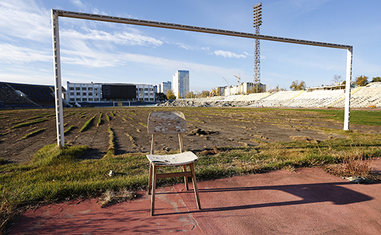 Демонтаж Центрального стадиона в Волгограде перед началом строительства спортивной арены к чемпионату мира по футболу &ndash; 2018. 2014 год